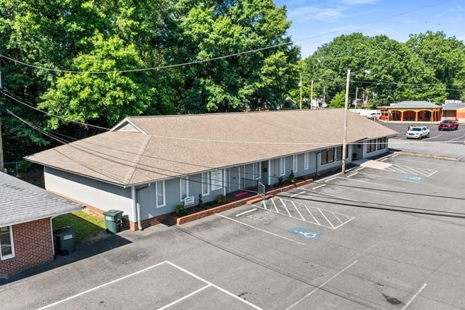 910-916 E. Garrison Boulevard