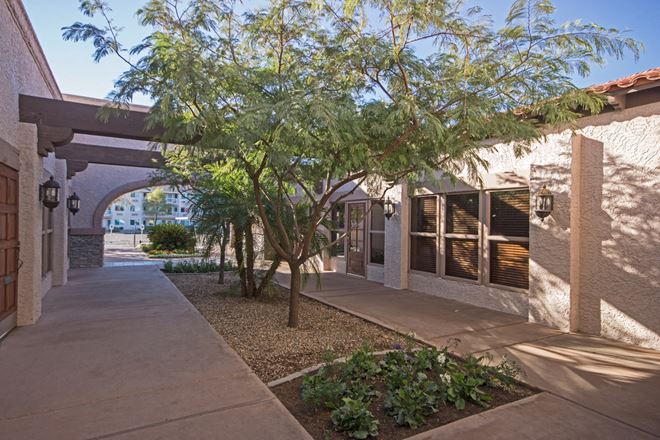 PDR Commercial Center