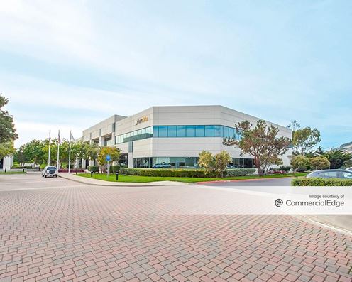 Gateway Crossing - 201 & 225 Gateway Blvd