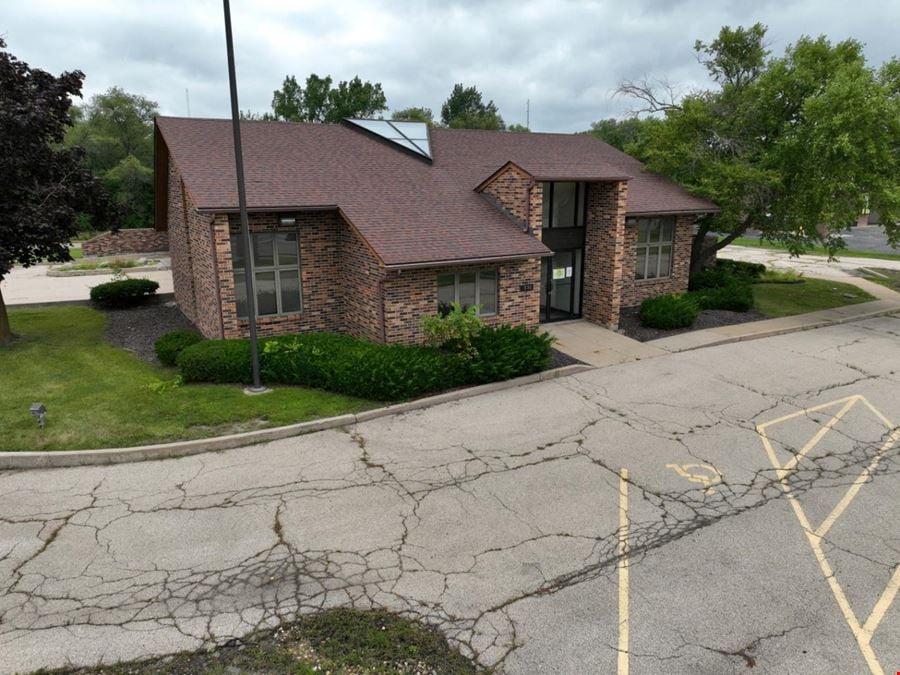 $1 Auction – Former US Bank | Signalized Hard Corner | 20K VPD Traffic Count