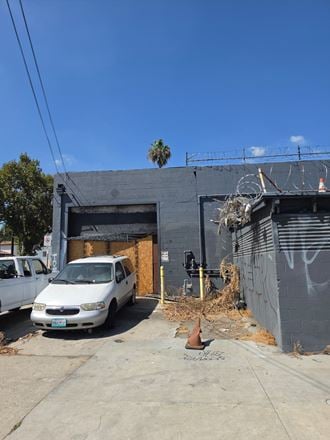 COMMERCIAL YARD / STORAGE SPACE – PERFECT FOR TOWING & PALLET STORAGE