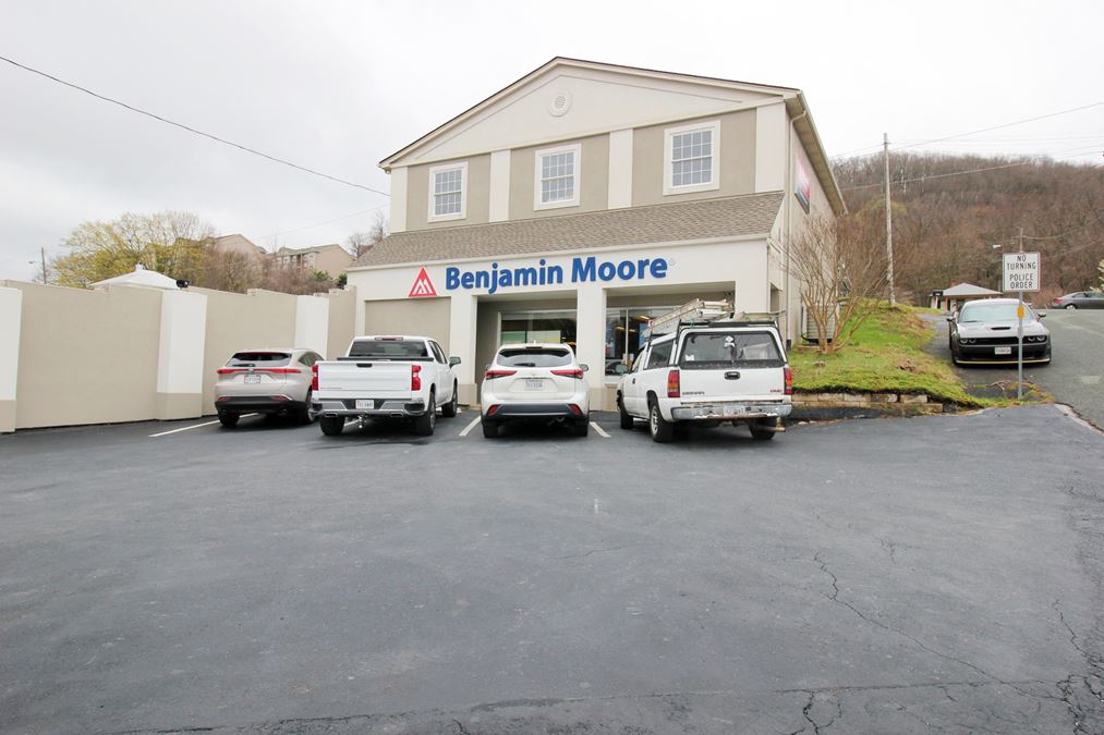 NICE BUILDING IN HIGH TRAFFIC AREA FOR SALE OR LEASE