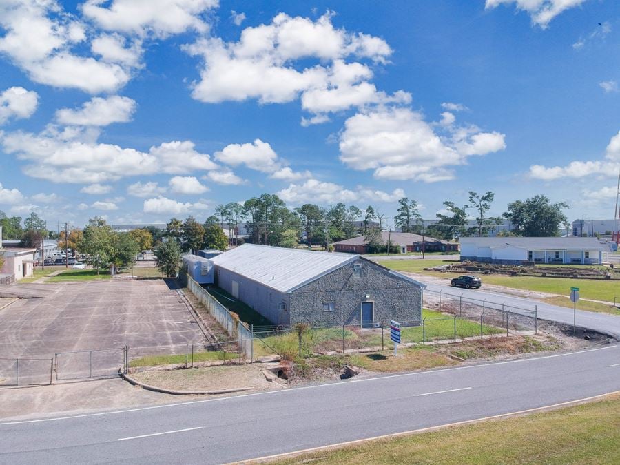 Industrial Conditioned Office/Warehouse Near CWF