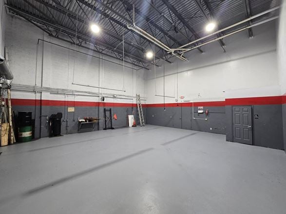 Industrial Flex Space | Corner Unit