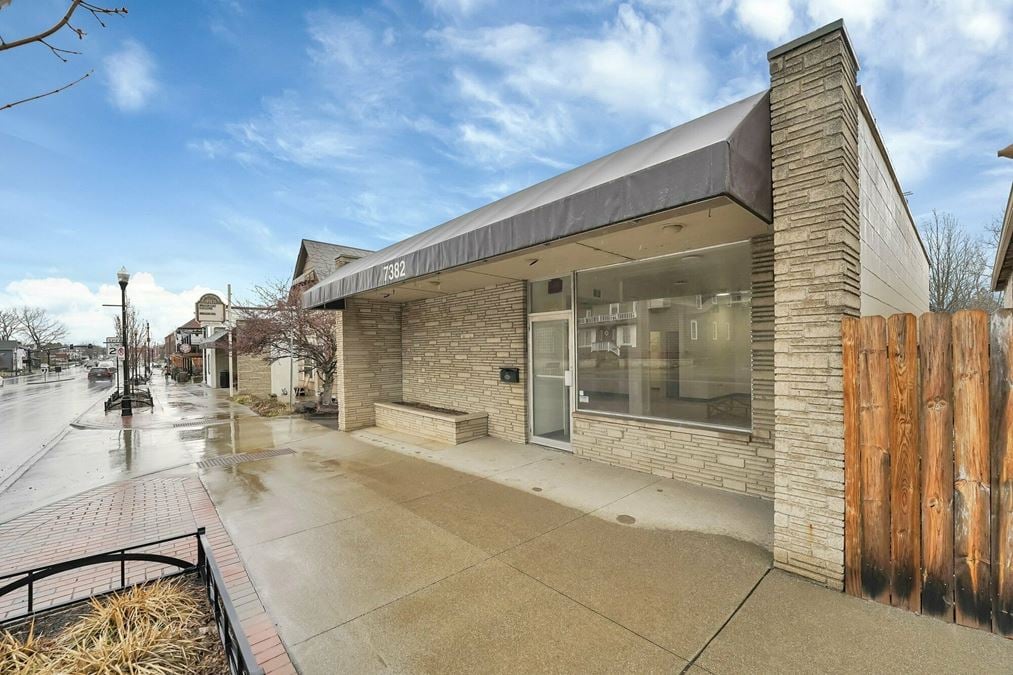 7382 E Main St
