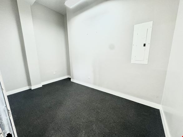 Office space for lease in Astoria including parking