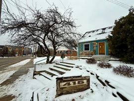 415 W. Grand River Ave.