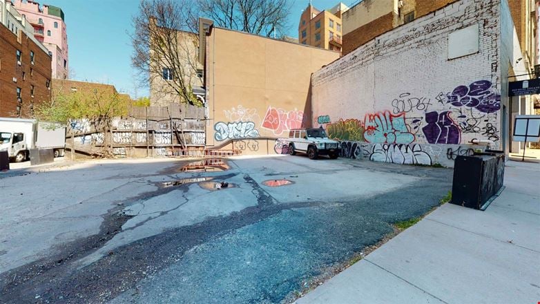 139 Charles St & 685 Washington St