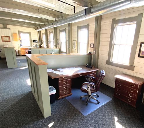 Spacious Office With Waterfall Views and Workshop/Storage Space