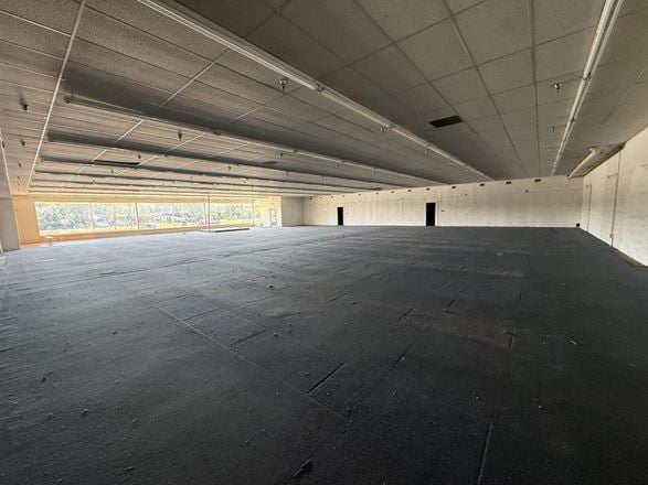 A big open retail floor in downtown Mundelein