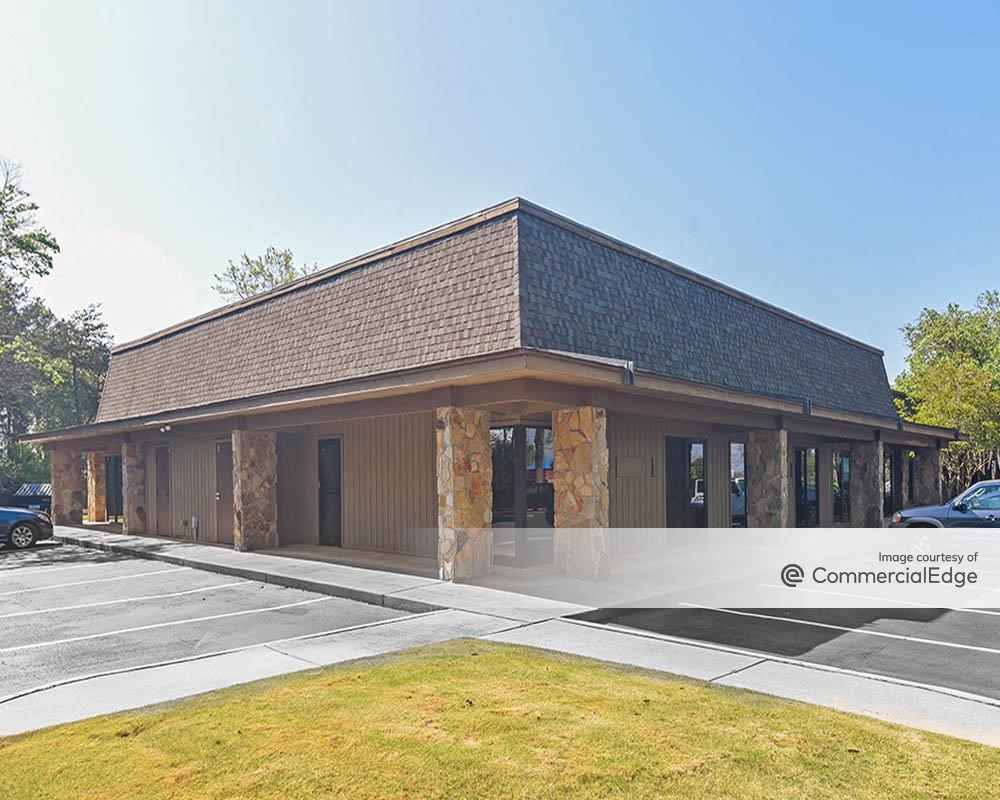 Landmark II - 5820 Veterans Pkwy | Office Building