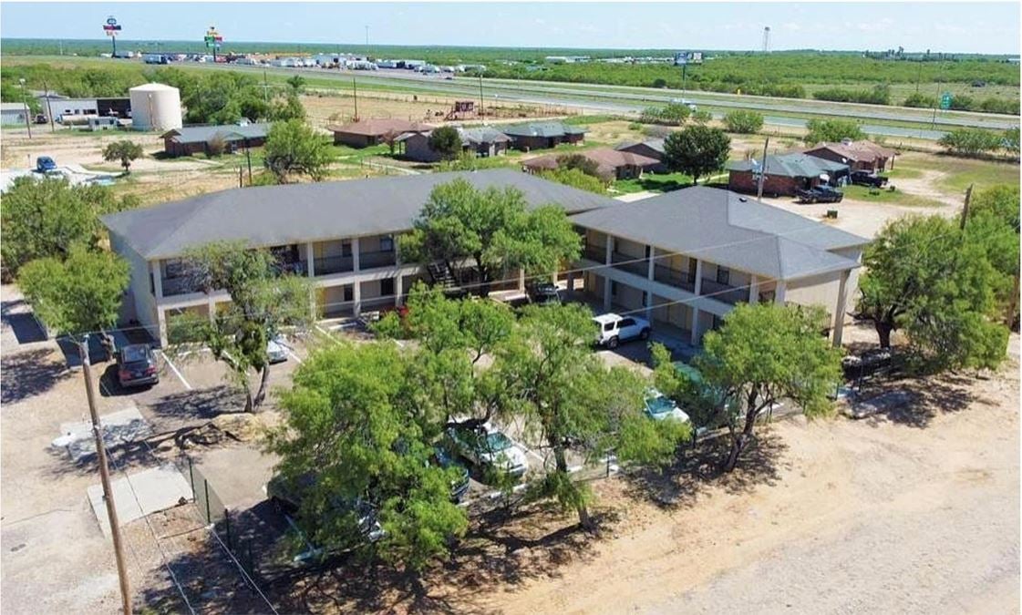 Fully Occupied 16 unit Apartment Complex 1 hour from Pearsall, Texas