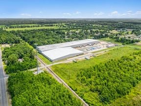 390,000 +/- SF | Industrial | NNN Investment | 100% Leased