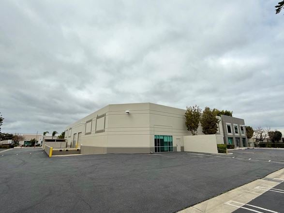 3100 Camino Del Sol