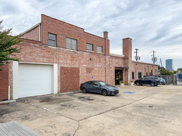 Office/Warehouse Building for Lease or Sublease in Downtown Little Rock