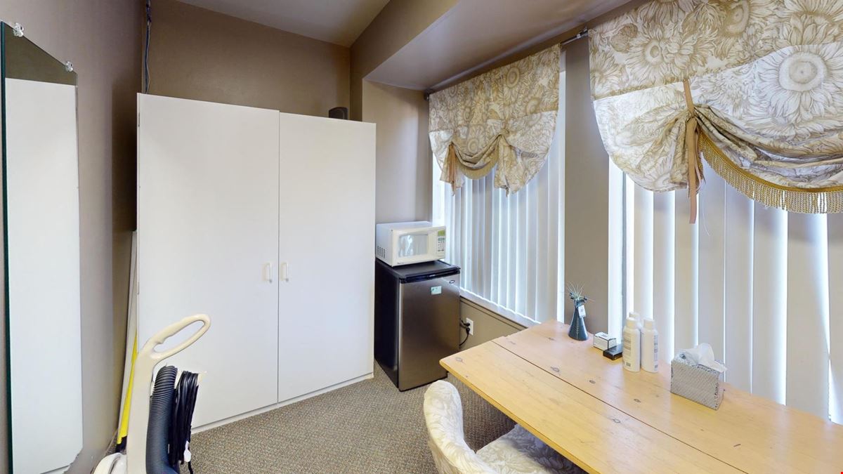 305 N Pontiac Trail Suite C