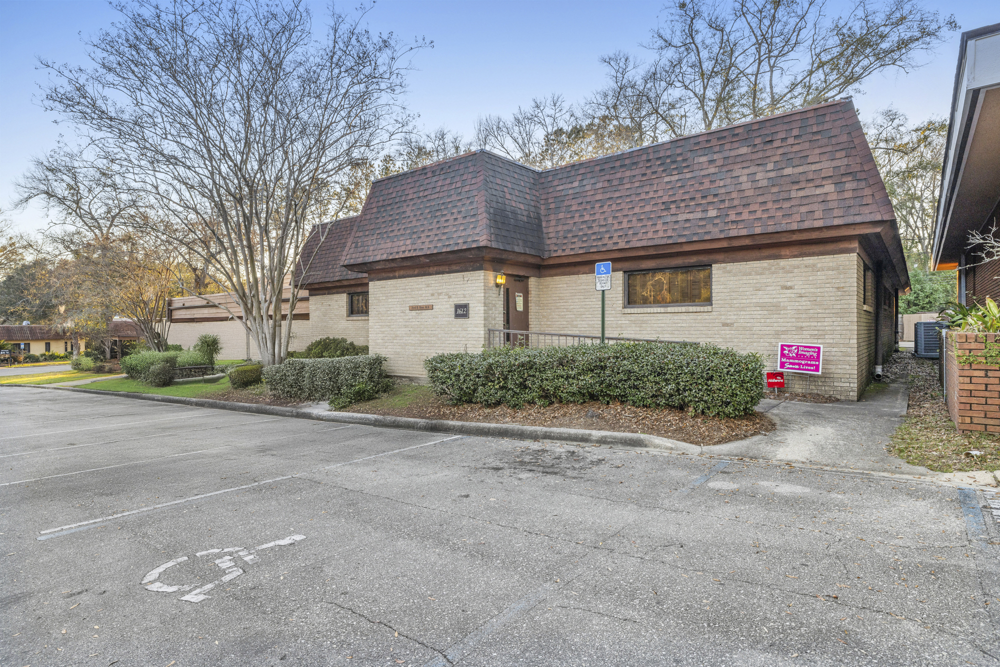 1612 W Plaza Dr, Tallahassee, FL 32308