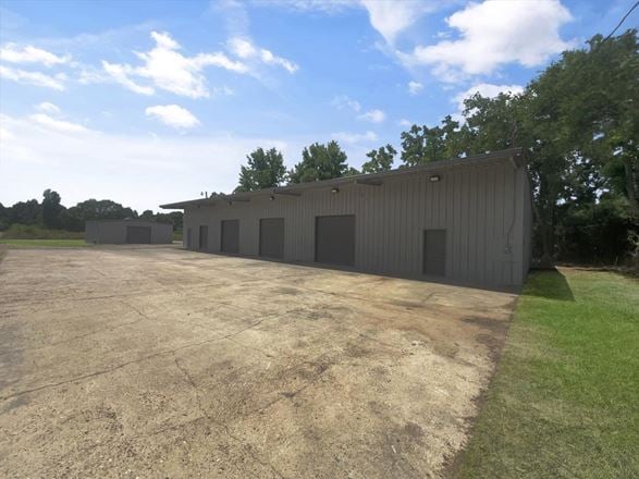 3220 Money Rd