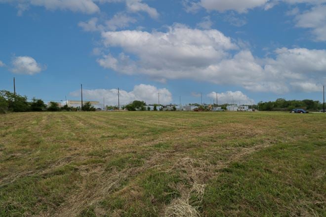 6149 Spencer Highway, Pasadena, TX 77505