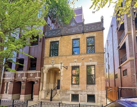 Office space for Sale at 1725 North Burling Street in Chicago