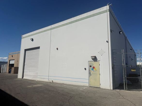 For Sale - ±4,392 SF bldg on 0.50 acre parcel