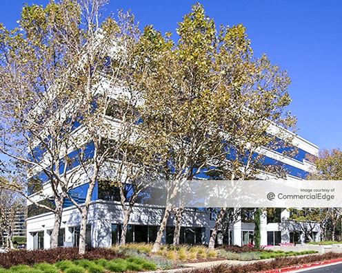 Shores Center - 100 Marine Pkwy