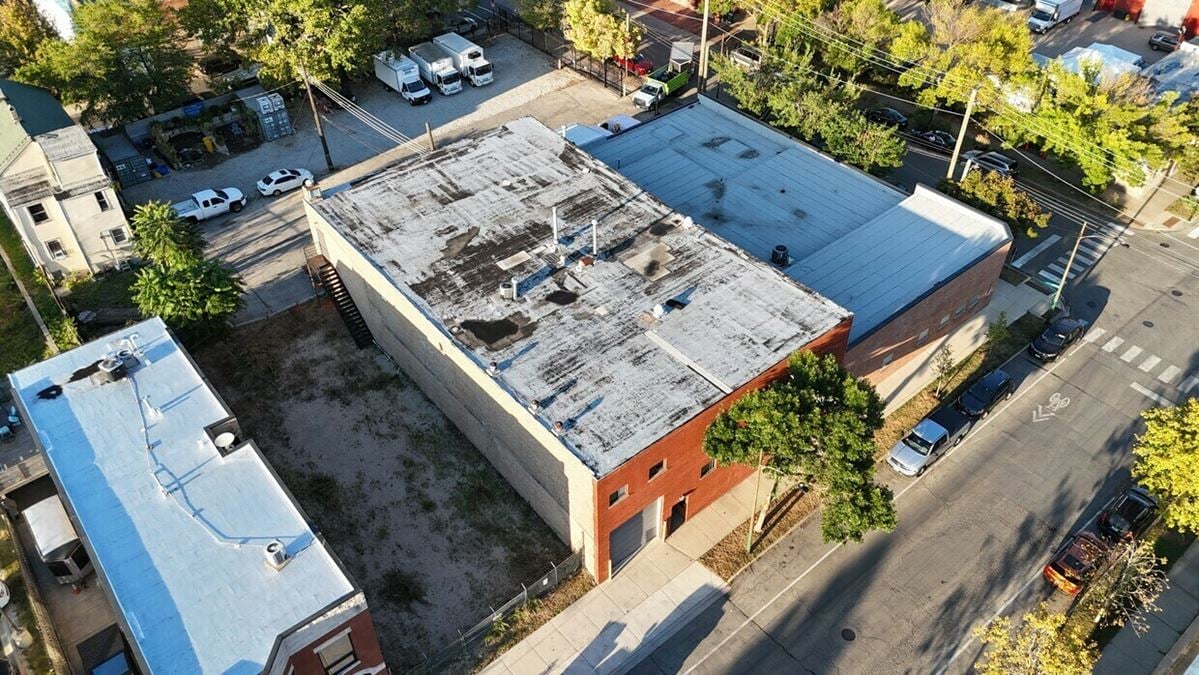 1900 W Hubbard St