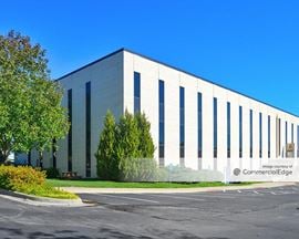 Cloverleaf Building 6