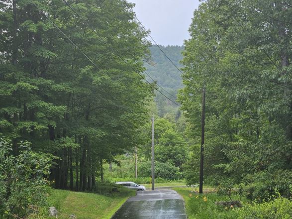 50 ac. 3 ac. development envelope.  3 miles to Med center