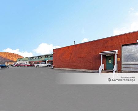 100 Halstead Blvd - Zelienople