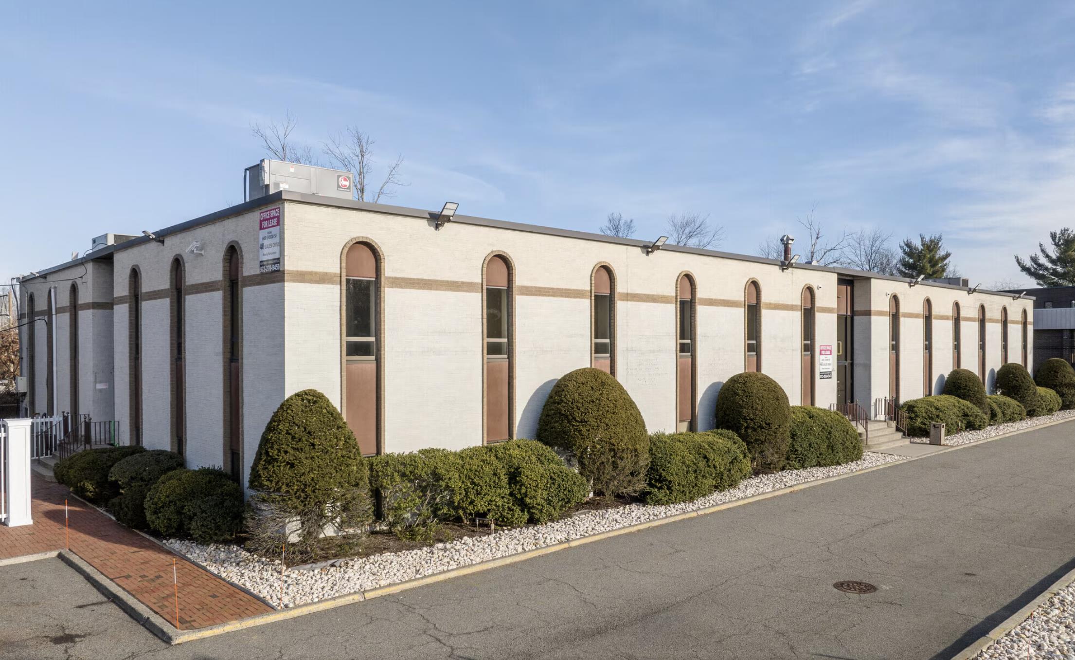 40 Galesi Dr, Wayne, NJ 07470