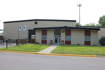 Industrial space for Sale at 1119 Center St in North Mankato