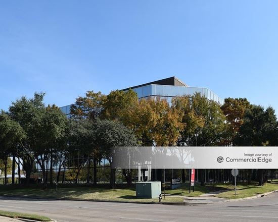 8600 Freeport Pkwy