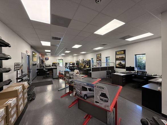 305 Executive Park Drive Northeast