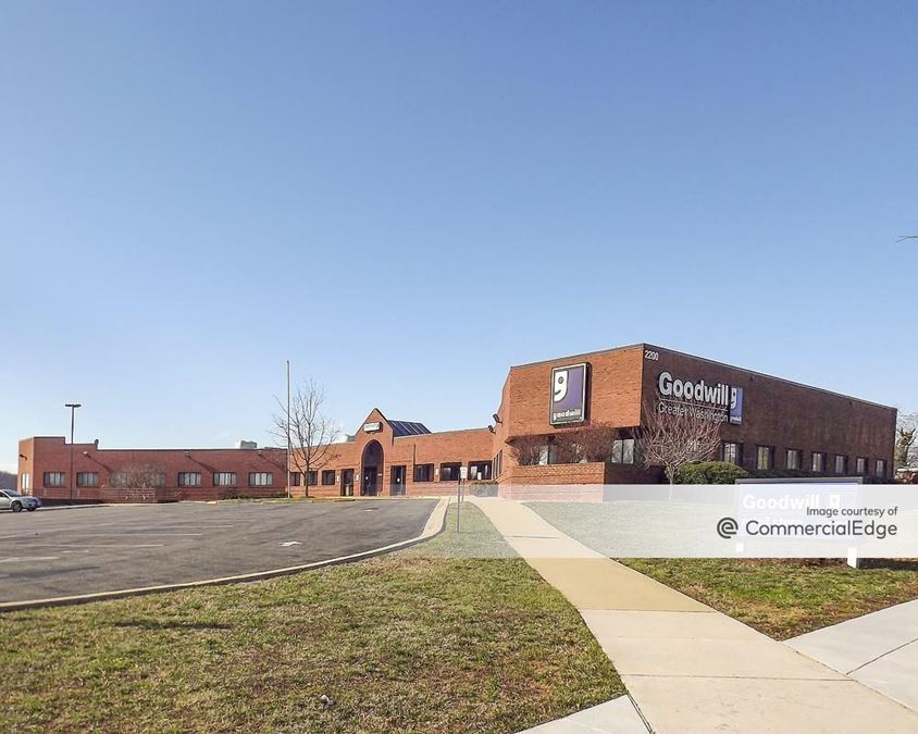 2200 South Dakota Avenue NE 2200 South Dakota Avenue NE Industrial