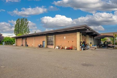 Photo of commercial space at 27500 16th Ave S in Federal Way