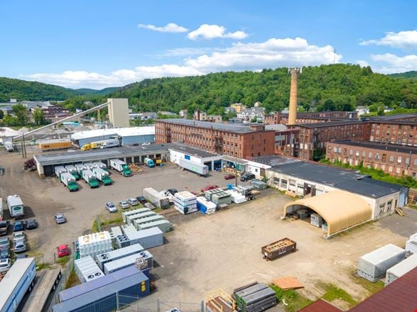 Industrial - Vertical Warehouse - Freight Terminal - Distribution 
