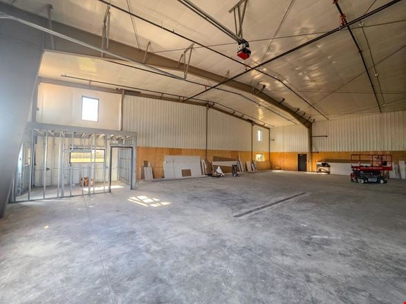 Industrial Warehouse Suites Near E Mall Dr