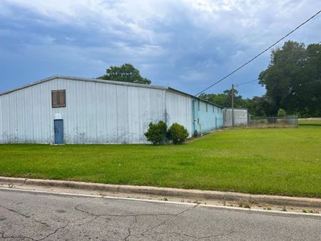 Photo of commercial space at 404 S Shelfer St in Quincy