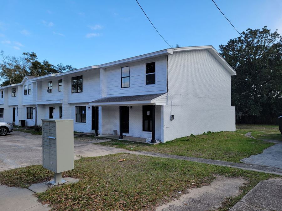 Caughey Arms Townhome Apartments