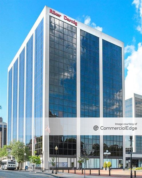 Headquarters Plaza (West Tower)
