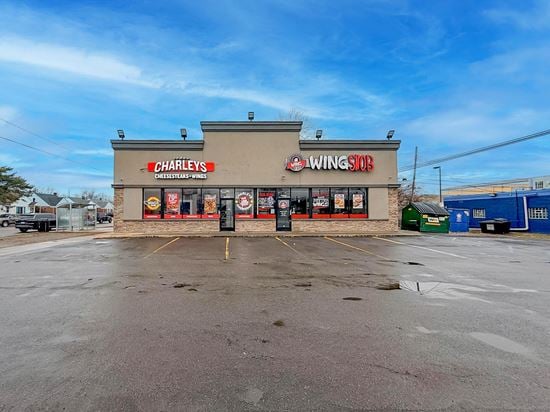 Charley’s & WingSnob (Dual-Tenant Building)