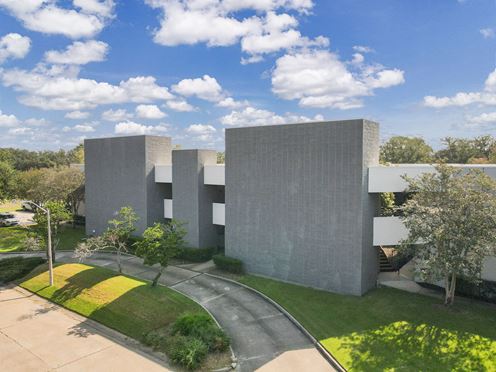 Prime Office Suite in Saint Rose