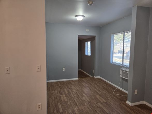12215 N. San Fernando Rd