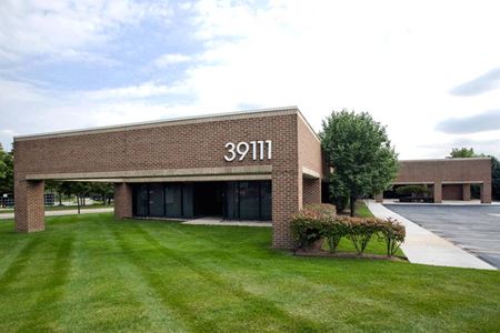 Quakertown - Castle Garden, Livonia, MI Office Space for Rent