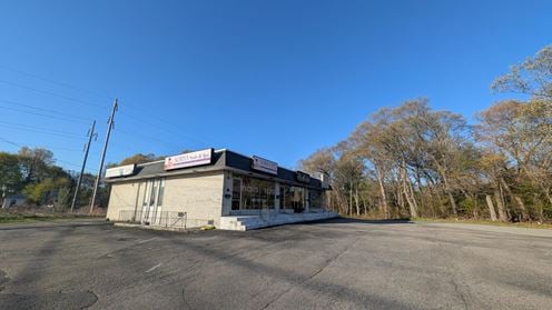 650 Greenwich Ave Warwick RI 02886