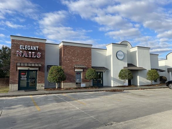 Grand Pointe Village Shopping Center