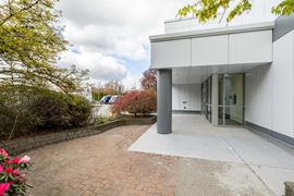 8899 Odlin Crescent