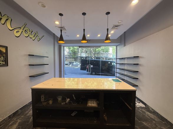 Upper East Side - 1369 Madison Ave