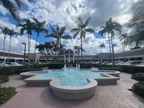 Boca Ray Plaza